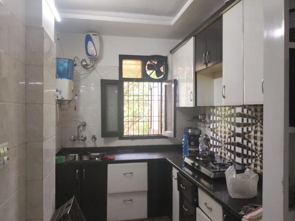 3 BHK Builder Floor 32 MTR Joda For Sale In Rohini Sector 24 Delhi With Lift Car Parking 32 + 32 Mtr