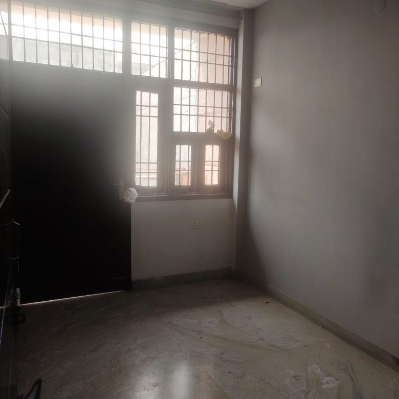 3 bhk floor for sale in sri nagar Rani Bagh Delhi