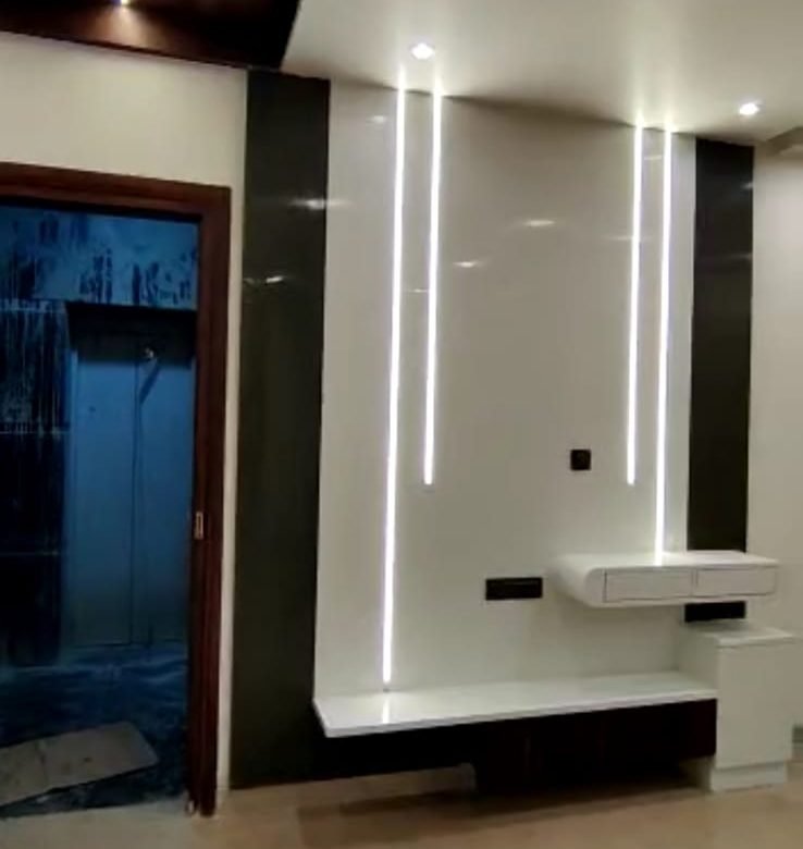 Luxury 250 Gaj 4 BHK Builder Floor For Sale In Rohini Sector 23 Delhi Lift Car Parking