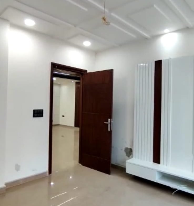 738