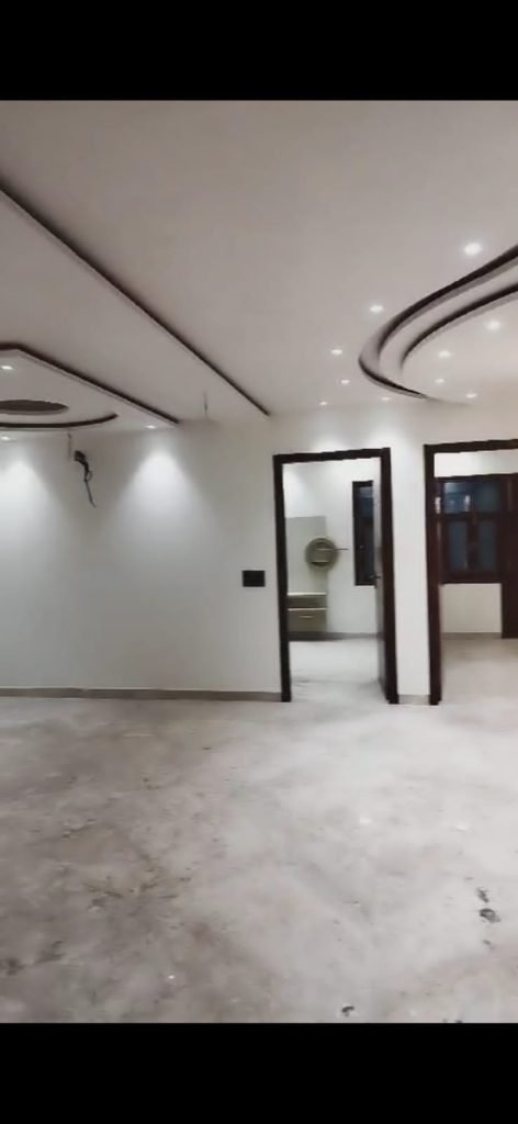 250 Gaj 4 BHK Builder Floor For Sale In Rohini Sector 23 Delhi with Lift Car Parking 2