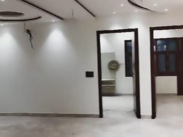 250 Gaj 4 BHK Builder Floor For Sale In Rohini Sector 23 Delhi with Lift Car Parking 2