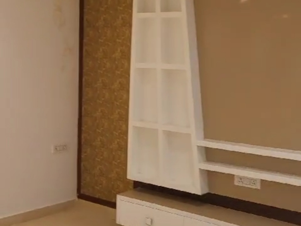 300 Sq Yards Upper Ground Builder Floor For Sale In Pitampura Delhi