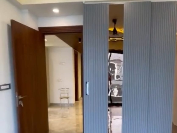 5 BHK Builder Top Floor For Sale In Vaishali Pitampura Delhi