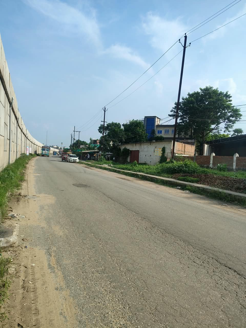 Prime Highway Facing Commercial Land for Sale in Jadhua Hajipur