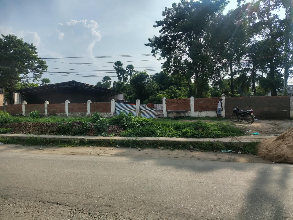 WhatsApp Image 2026-09-08 at 3.28.51 PM Prime Highway Facing Commercial Land for Sale in Jadhua Hajipur